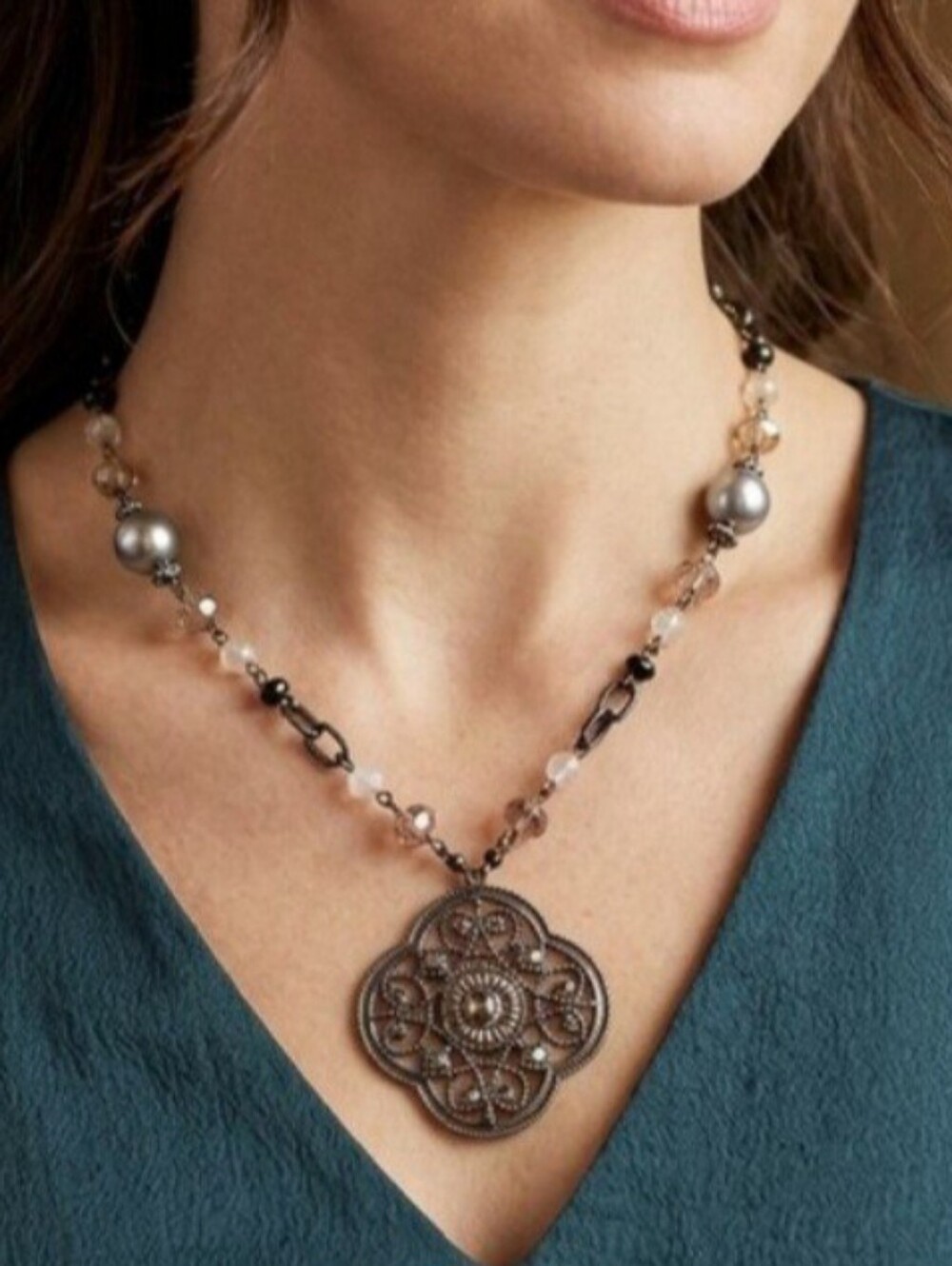 16" NY Sparkling Pendant Necklace